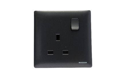 13a-1-gang-switched-socket-91405gb-innova-black-windsor