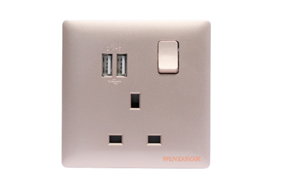 13a-1gang-universal-socket-with-usb-91456ch-innova-gold-windsor