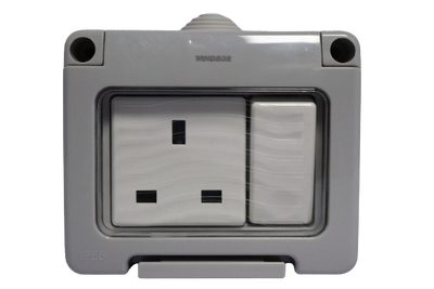 13a-1-gang-switched-water-proof-socket-with-switch-wp405-windsor